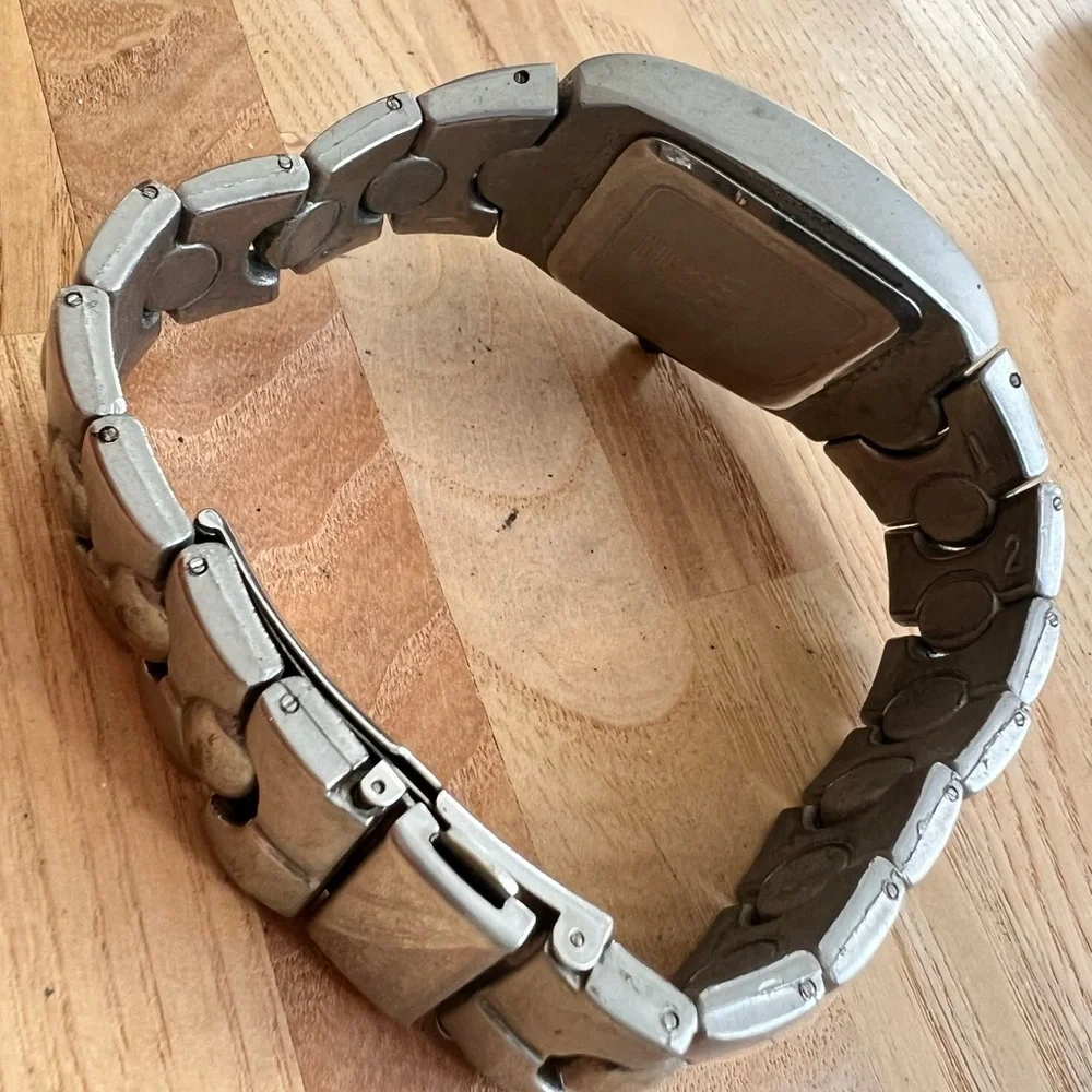 US Army mens watch NEW BATTERY